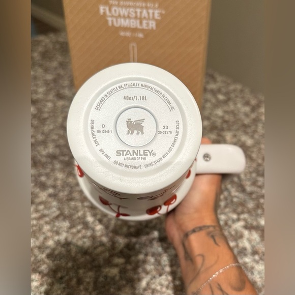 STANLEY Limited Edition Cherry 🍒 40oz Tumbler W/ Clear Straw - Picture 2 of 3